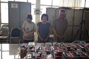 Phá đường dây bán hóa đơn đỏ gần 800 tỉ đồng