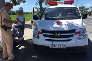 Dẹp loạn xe ưu tiên trên quốc lộ 1