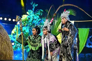 Ngũ Sắc - mang cải lương đột phá làng hài