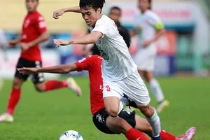 Vòng 21 V-League: Văn Toàn nhấn chìm Long An, Hải Phòng thua sốc
