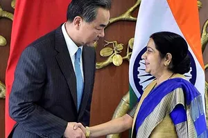 Trung Quốc muốn Ấn Độ im về biển Đông