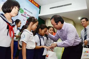 Nữ sinh nghèo nuôi dưỡng ước mơ làm người tử tế