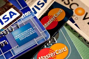 Thanh toán thẻ chưa nhiều: Mừng và lo 