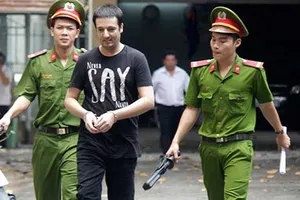 Khổ vì chuyện phiên dịch cho bị cáo nước ngoài