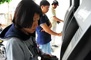 Bịt lỗ hổng sau hàng loạt vụ tiền 'không cánh mà bay'