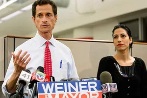 Mê gái, tiêu tan nghiệp chính khách 