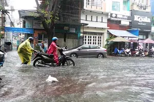 Áp thấp có khả năng mạnh thành bão hướng vào Khánh Hòa - Quảng Ngãi