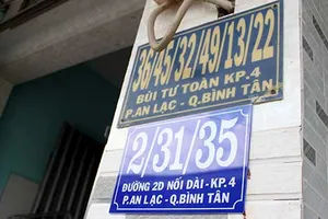 Hàng trăm nhà ‘siêu xuyệt’ được cấp số mới