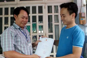 ‘Làm khai sinh tại nhà, tôi chịu quá!’