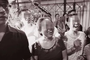 Đám tang và sự cười cợt trên nỗi đau 