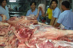 Một cục thịt, ba bộ nhúng tay