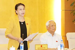 Cán bộ về hưu lập hội, xin nhà, xe, biên chế…