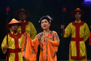 ‘Chuông vàng’ 2016 là con nhà tông