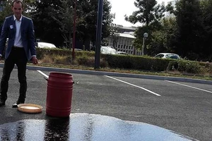 Lát vỉa hè bằng bê tông vỏ sò