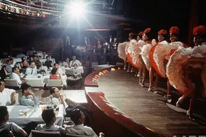 Quận Nhất - Chốn xa hoa nhộn nhịp