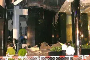 Chạy đua tìm lý do nổ khách sạn Caravelle