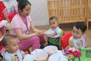 Loay hoay hỗ trợ cho trẻ mầm non