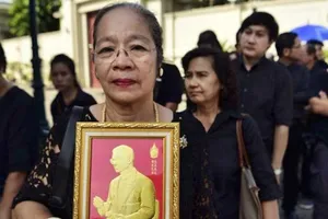 Thái Lan chưa từng trống ngôi vua