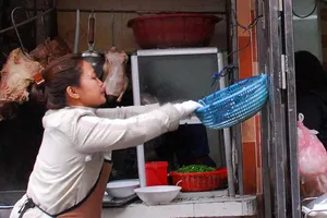 Hà Nội: Thức ăn đường phố phải an toàn