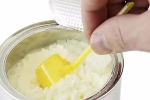 Bộ Y tế trả lời vụ ‘sữa công thức = sữa bò + hóa chất’