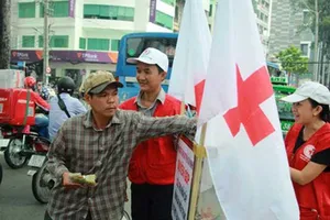 Người Sài Gòn quyên góp ủng hộ đồng bào miền Trung