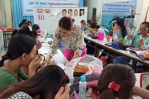 TP.HCM trao 100 tỉ đồng giúp phụ nữ thoát nghèo