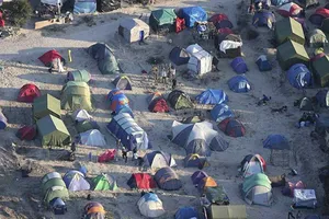 Pháp giải tỏa khu dân di cư Calais như thế nào?