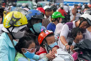 Giảm mức ngân sách để lại, TP.HCM sẽ xoay xở ra sao?