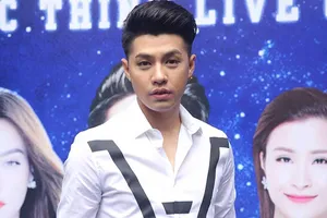 Noo Phước Thịnh mời 4 mỹ nữ trong liveshow đầu tiên