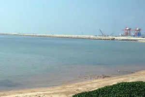 Đổ 1,5 triệu m3 chất thải vào biển Bình Thuận?