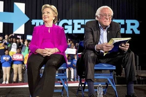 Bà Clinton đang hơn ông Trump gần 80 phiếu đại cử tri 