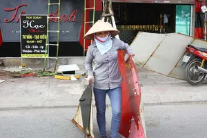 Hàng loạt quán karaoke gỡ biển quảng cáo