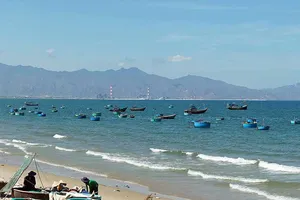 Phản ứng việc đổ 1,5 triệu m3 chất thải xuống biển