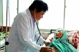 Cứu sống cụ bà 90 tuổi bị xuất huyết tiêu hóa nguy kịch