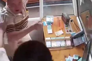 Cán bộ đánh người: Ngạo mạn quyền hành