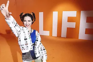 Hòa Minzy khuyến khích Sống không hối tiếc