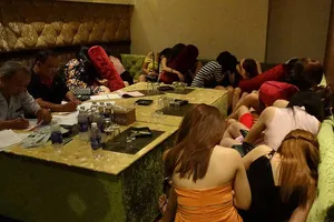 Nhân viên tiếp thị dễ bị lôi kéo bán dâm