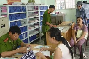 Xây dựng xong cơ sở dữ liệu thì mới bỏ hộ khẩu được