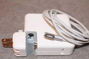 Đa số sạc Apple bán trực tuyến đều là giả