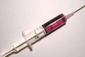 Nữ giám đốc thuê người truyền HIV cho con tình địch 