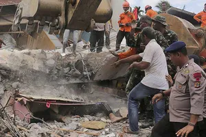 Úc, Nhật, Ấn Độ sẵn sàng giúp Indonesia 