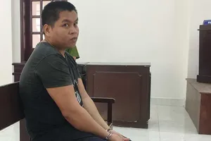 Bình Chánh: Xử hình sự người tâm thần đánh công an 