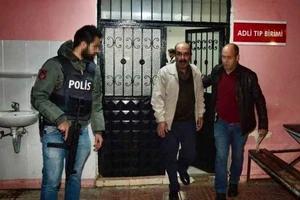 Hơn 100 cán bộ đảng đối lập ở Thổ Nhĩ Kỳ bị bắt