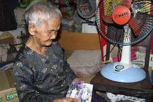 Bà cụ nhịn ăn đợi con mất tích