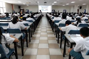 Phòng thi 14 giám thị! 