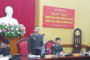 Sẽ ngăn cán bộ bỏ trốn ra nước ngoài