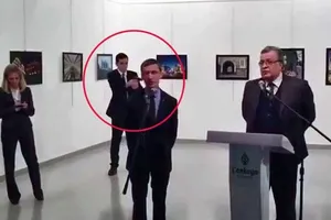 Vì sao đại sứ Nga không có cận vệ bảo vệ?