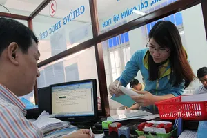 Phường ngưng giải quyết kết hôn vì… hết phôi 