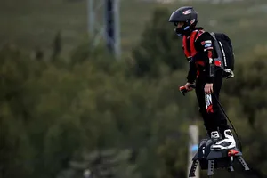 Sắp có ván bay và xe hơi tự lái 