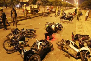 "Chiếc xe máy ấy đã đụng chết anh tôi..."